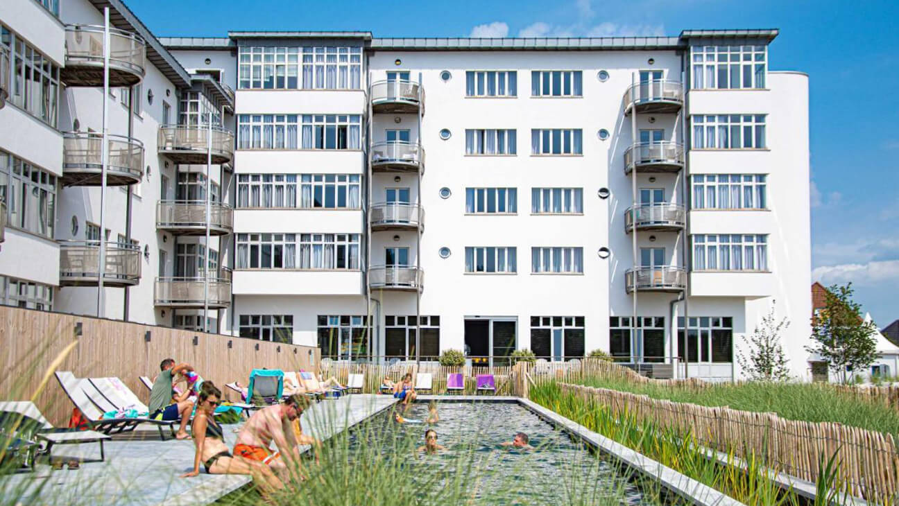 West Bay Hotel & Appartementen Westende 