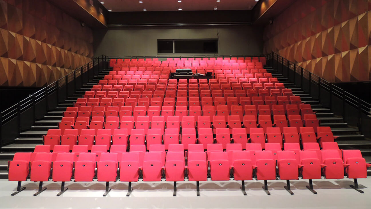 Cinemazaal in Gemeenschapscentrum Den Ichter