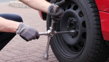 vervanging autowiel met sleutel