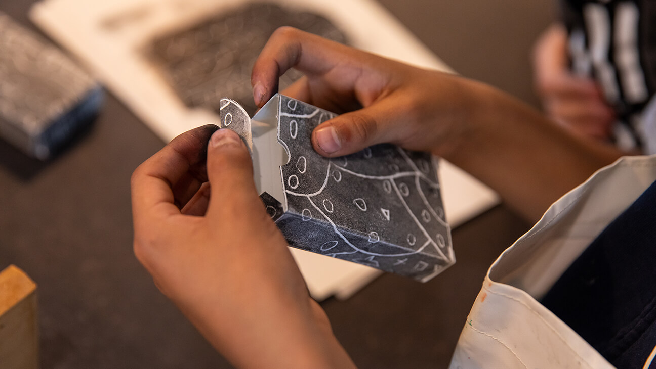 Hand met speelkaarten