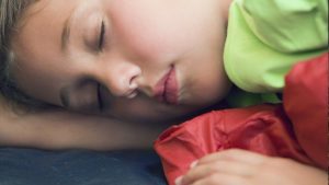 Bedplassen: meisje slaapt