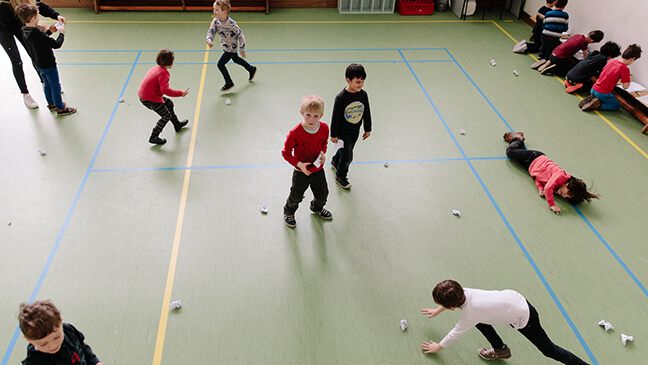 2 leerlingen op loopband tijdens de les