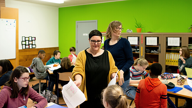 Sophie Haemels en Inez Belmans geven samen les in de 1 ste graad