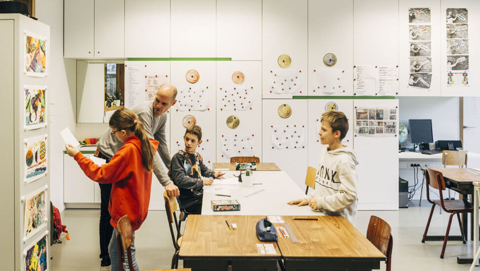 Ewout De Coene brengt structuur aan in zijn klas. 