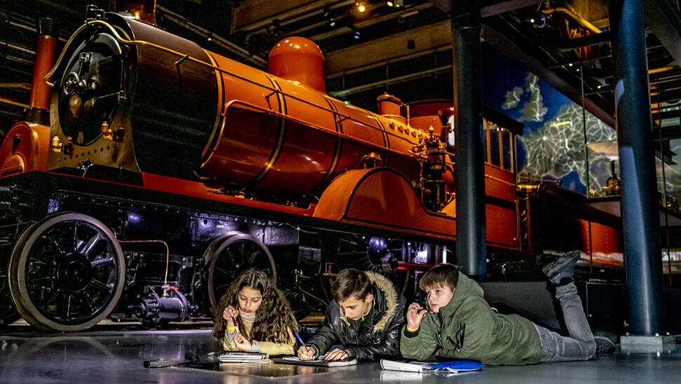 Werken in groepjes in Train World