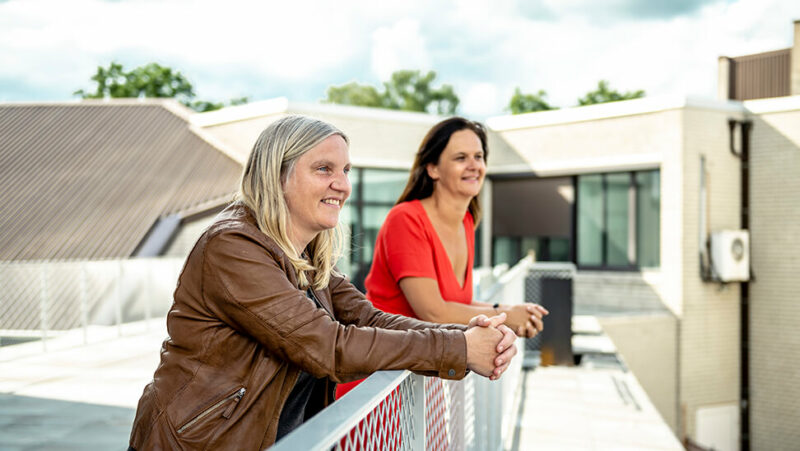 Maai Huyse en Sofie Deprez over Voorrang aan verbinding