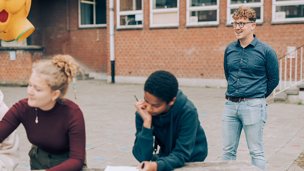 Directeur Thijs Craane over armoedebeleid op school