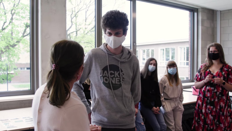 mening van elke leerling horen werkvorm gesprek op voeten