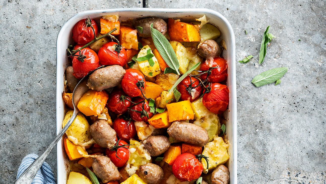 Gegratineerde Aardappelsalsiccia pompoen en kerstomaten