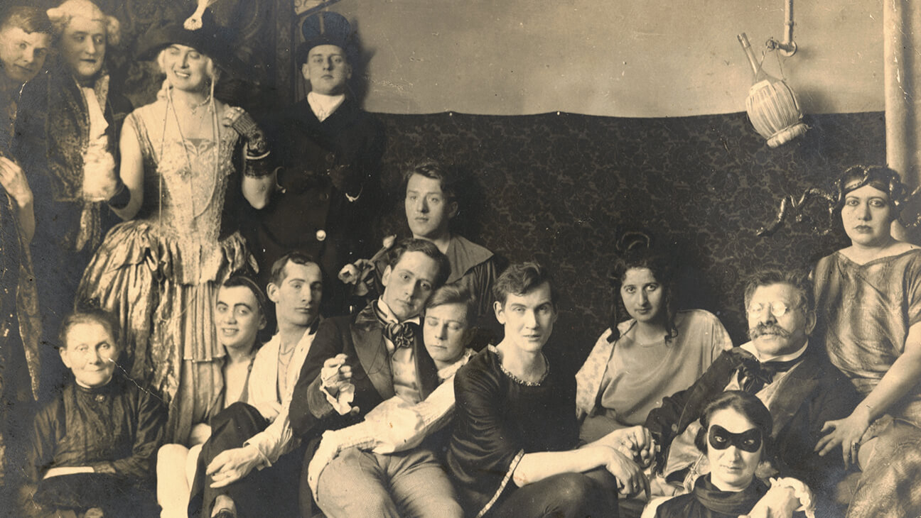 Gekostumeerd feest in het Hirschfeld Instituut voor Seksuologie, Berlijn, 1920