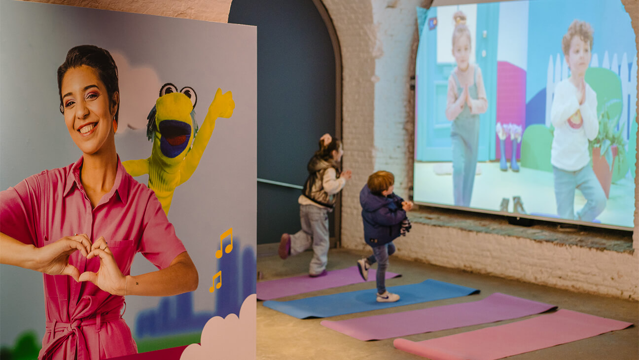 Kinderen dansen tijdens de Doe-expo Tik Tak en Sarah