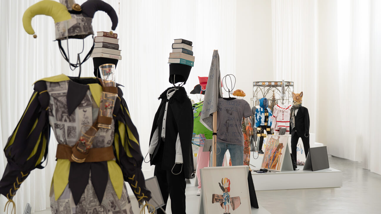 Werk van Kunstenares Eleni Kamma uit de expo F**klore. Reinventing Tradition brengt in Abby Kortrijk