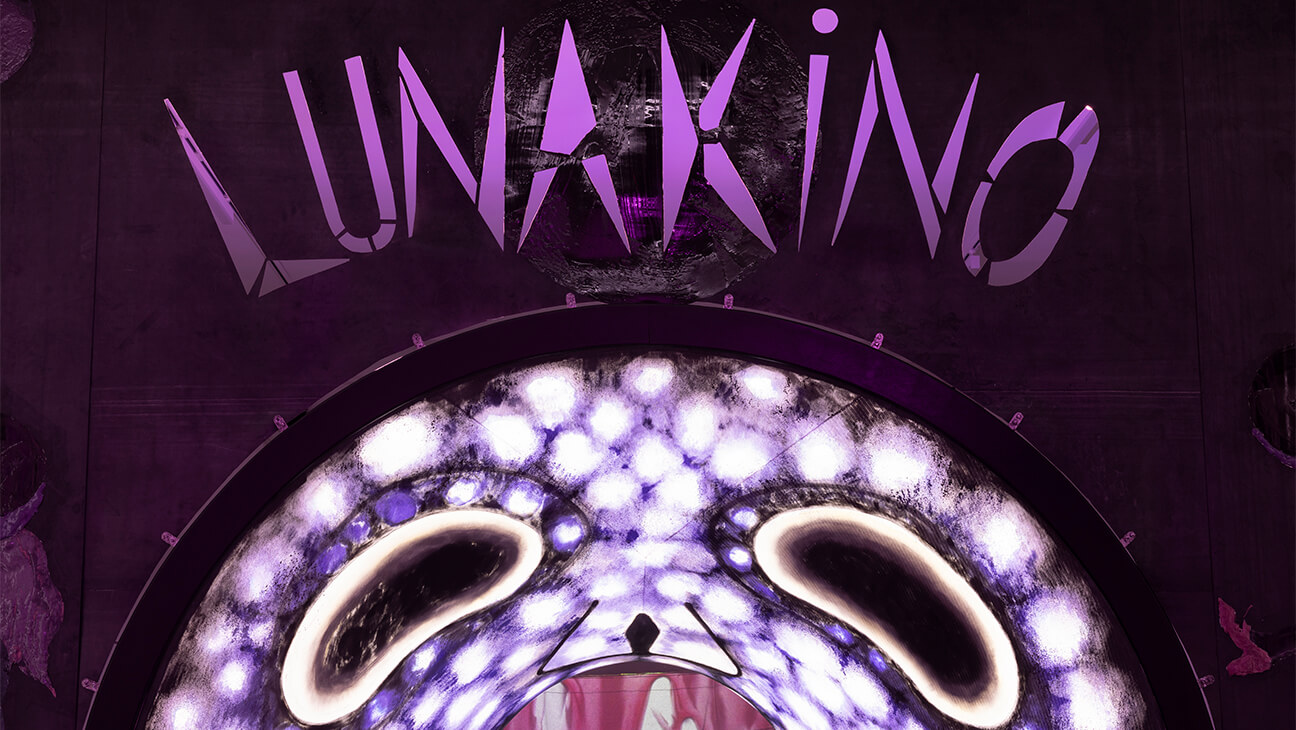 Pauline Curnier Jardin, Luna Kino , Installation view at ChertLüdde, Berlin; Courtesy of the Artist and ChertLüdde, Berlin