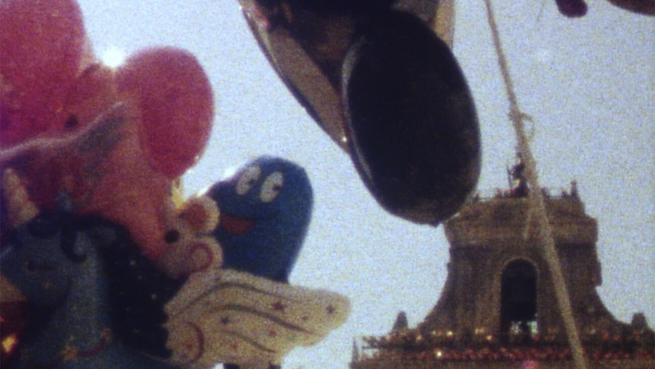 Pauline Curnier Jardin,
Explosion
Ma
Baby
, 2016, HD video and sound, 7 minutes, Courtesy of
the Artist, Ellen de Bruijne PROJECTS, Amsterdam and ChertLüdde, Berlin