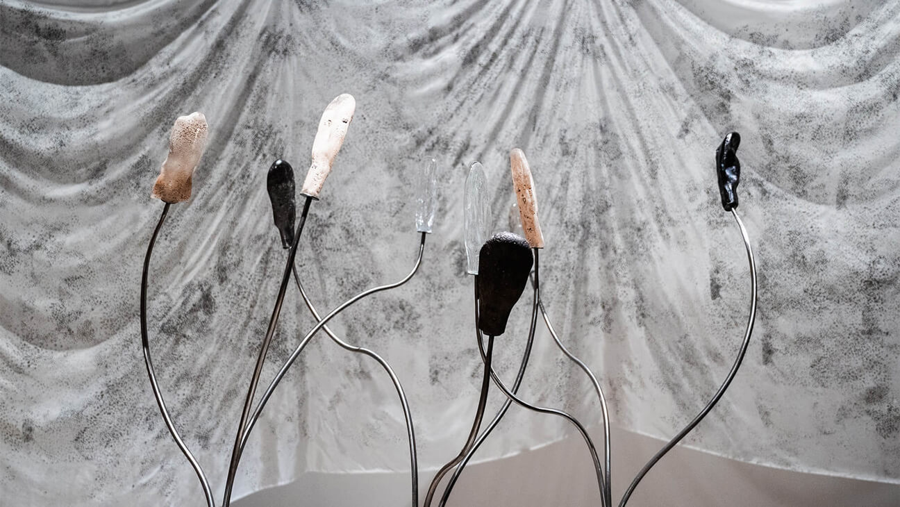 kunstwerk op de expo Sea Through Skin