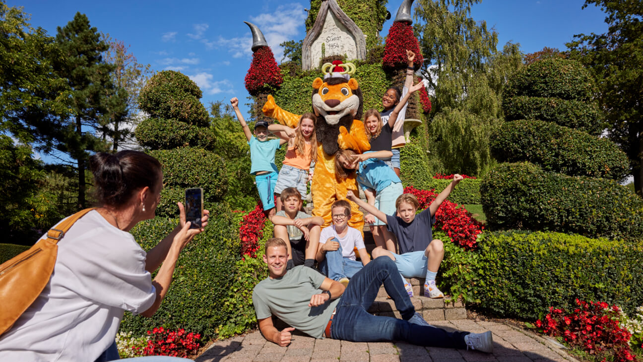 Klas op de foto in Bellewaerde