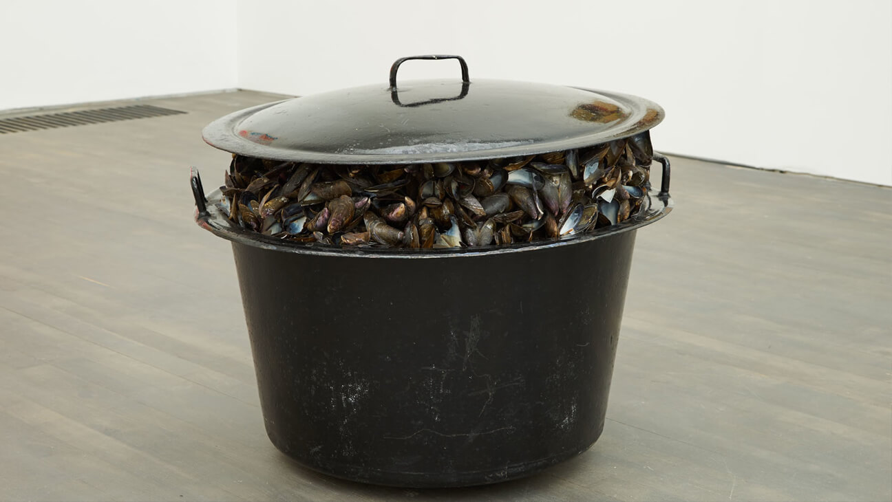 Casserole de Moules van Marcel Broodthaers