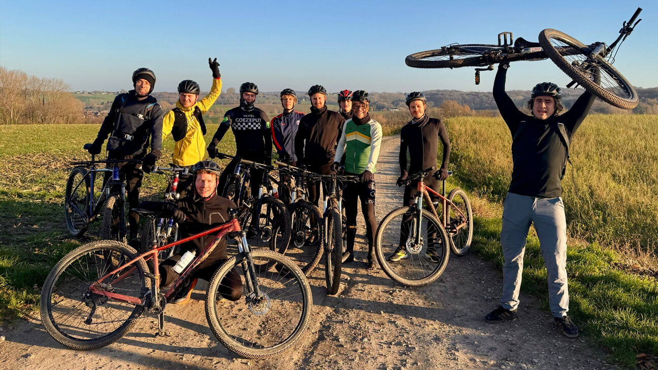 Groep mountainbikers