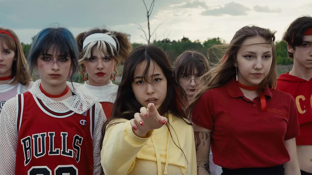 Beelden van 'IF REVOLUTION IS A SICKNESS, 2021' van kunstenaar Diane Severin Nguyen