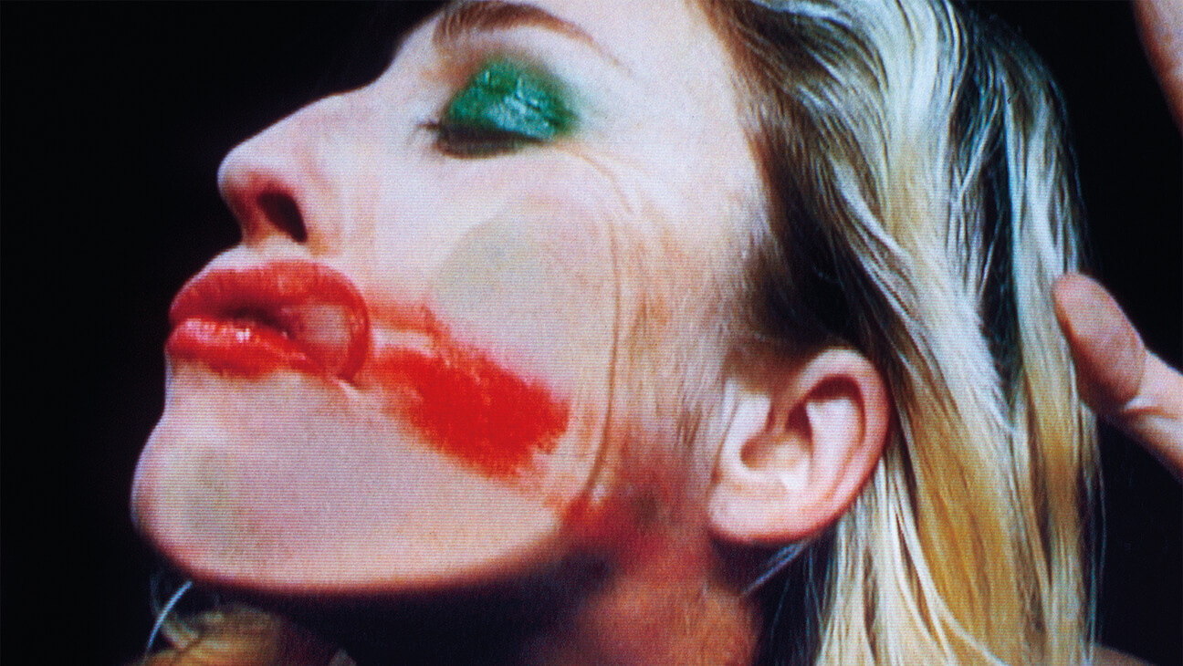 Be Nice To Me (Flatten 04) from Open My Glade (Flatten), 2000, video
installation by Pipilotti Rist (video still)